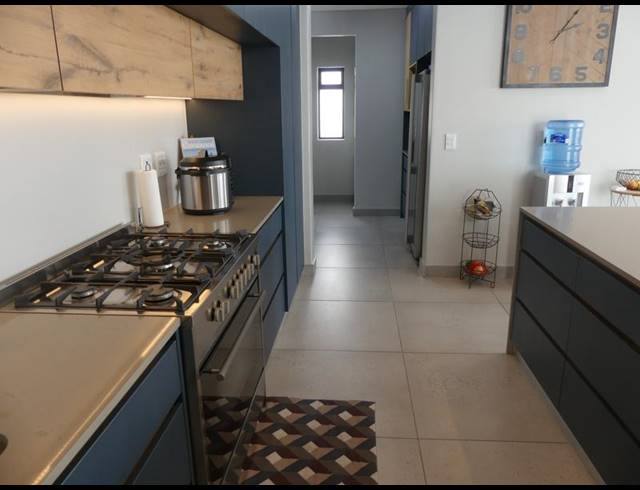 5 BEDROOM HOUSE FOR SALE IN SHELLEY POINT